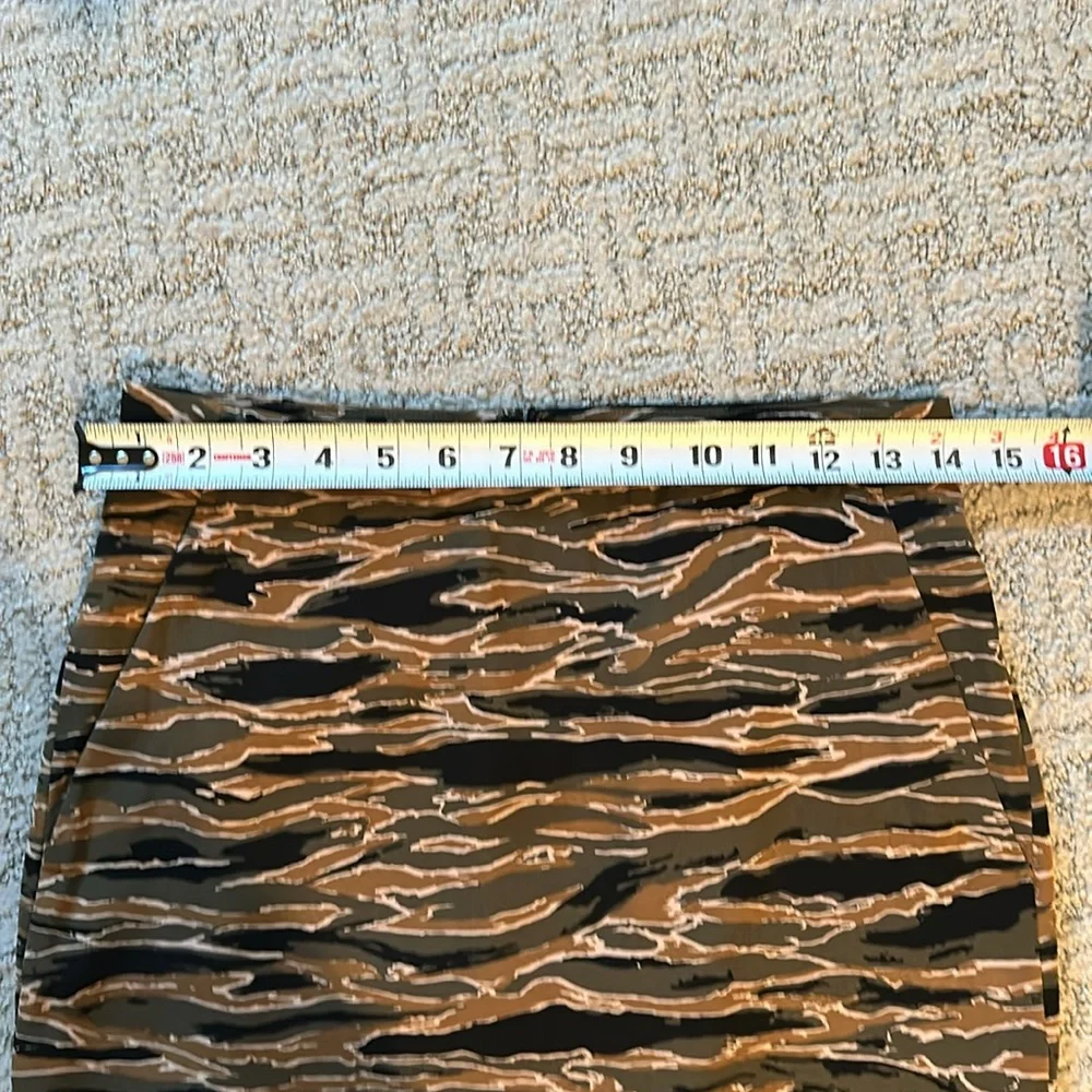 Carine Roitfeld Paris for Uniqlo pencil skirt in army green size 2 - Picture 11 of 12
